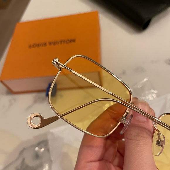 Sell In A Bundle — 3 Yellow and Green Sunglasses in Different Shapes of Lenses - Picture 9 of 12